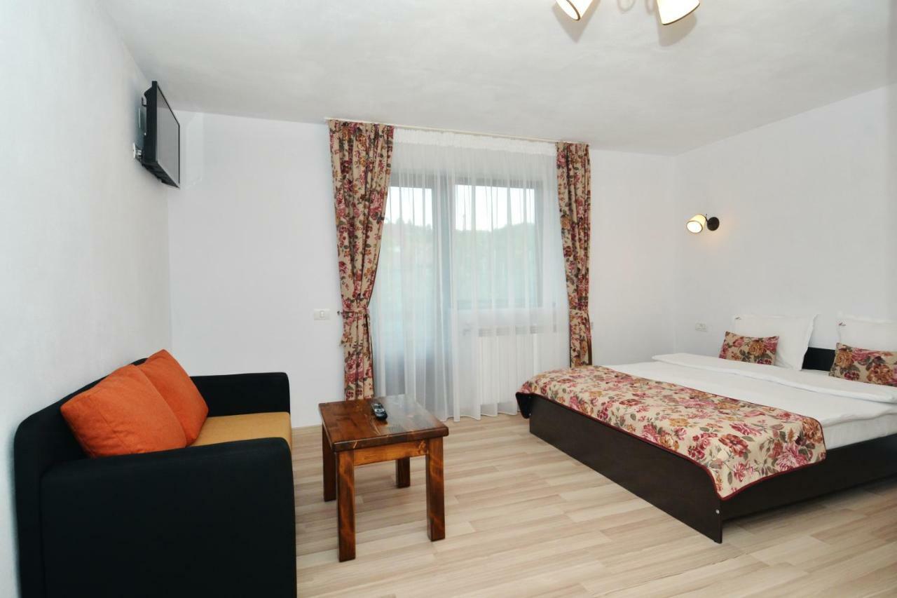 Vila Mogan Hotel Моечу де Жос Екстериор снимка