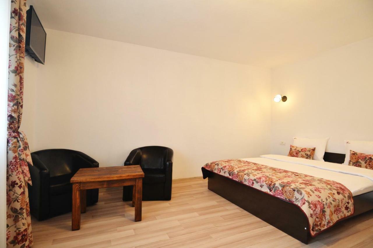 Vila Mogan Hotel Моечу де Жос Екстериор снимка